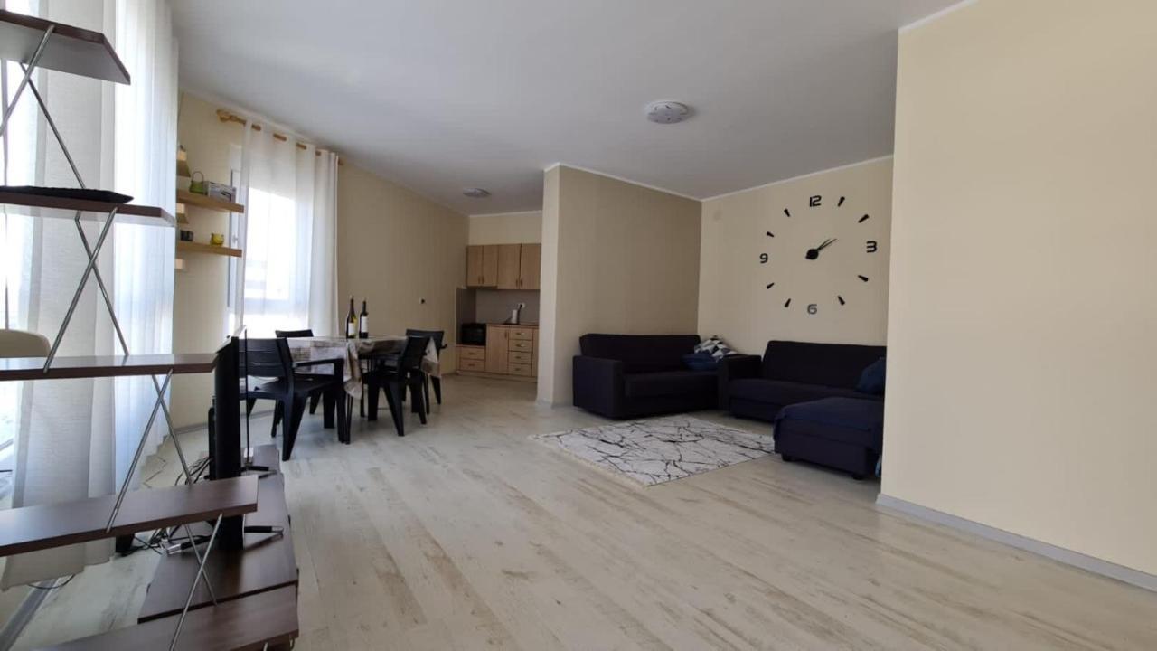 Apartament In Qerret *